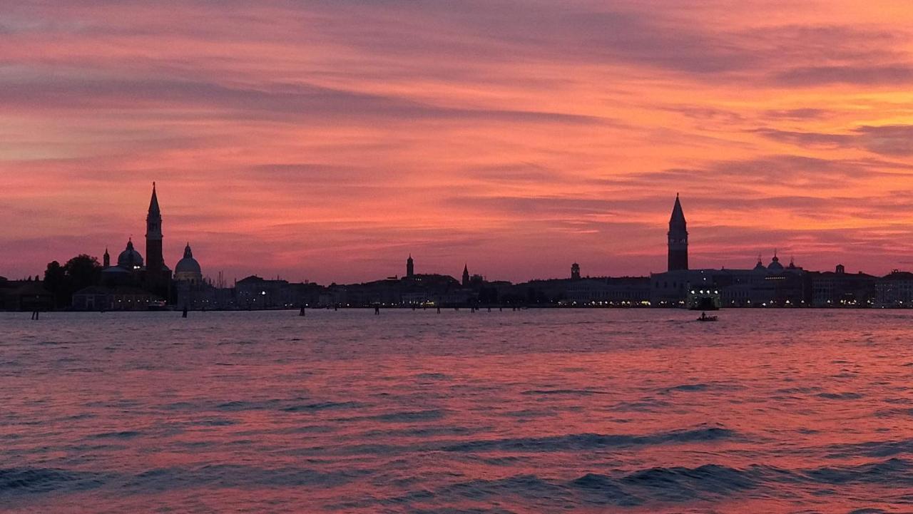 Отель Porte Di Venezia, Tessera Aeroporto Фаваро Венето Экстерьер фото